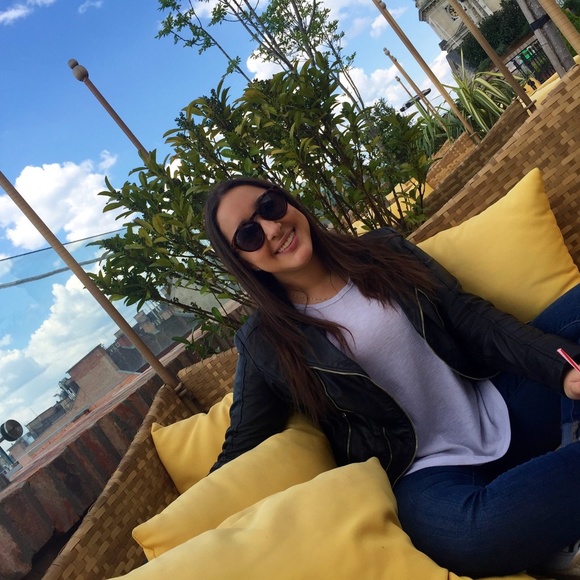 Meet your Posher, Amanda - Picture 4 of 5